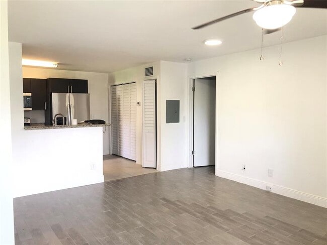 Primary Photo - 3959 NW 87th Ave