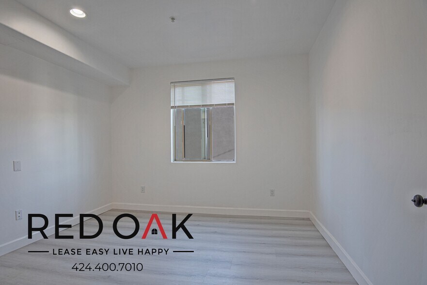 Building Photo - 8747 Sepulveda Blvd