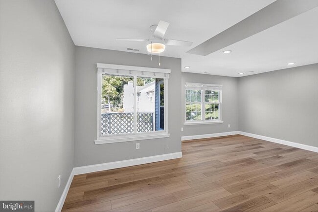 Building Photo - 806 Diamond Dr