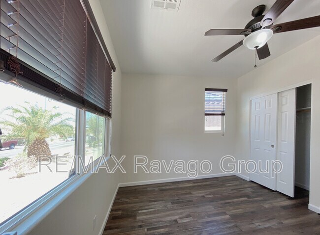 Building Photo - 1000 Aspen Cliff Dr