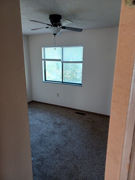 Building Photo - 105 Swan Dr