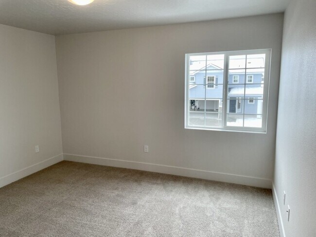 Building Photo - "Spacious 4-Bedroom Home on East Caldera Street with 2.5 Baths and 2,498 Sq Ft of Comfort in Meri...