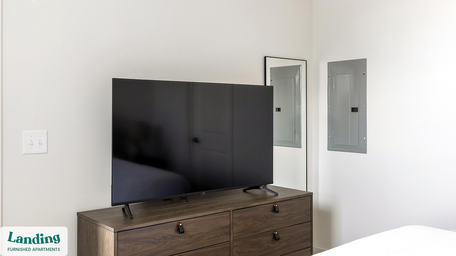 Building Photo - 170 Graphics Dr