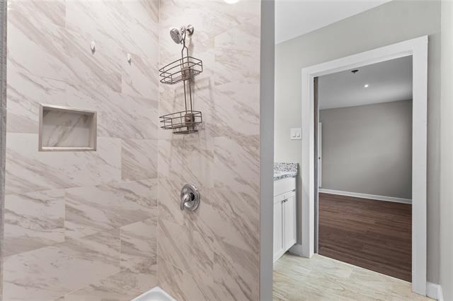 Building Photo - 10325 Fern Dr