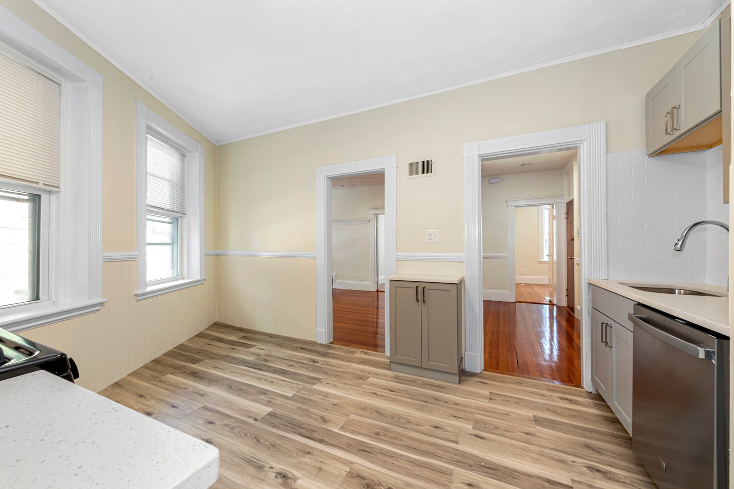 Building Photo - 42 Brackett St