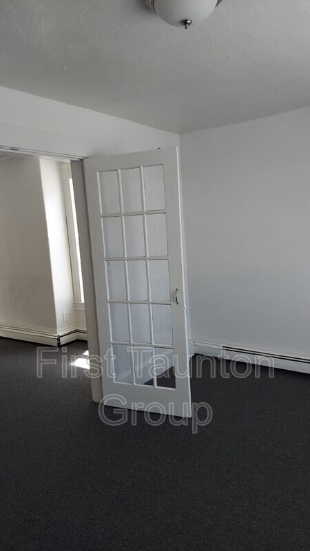 Building Photo - 9 Cedar St