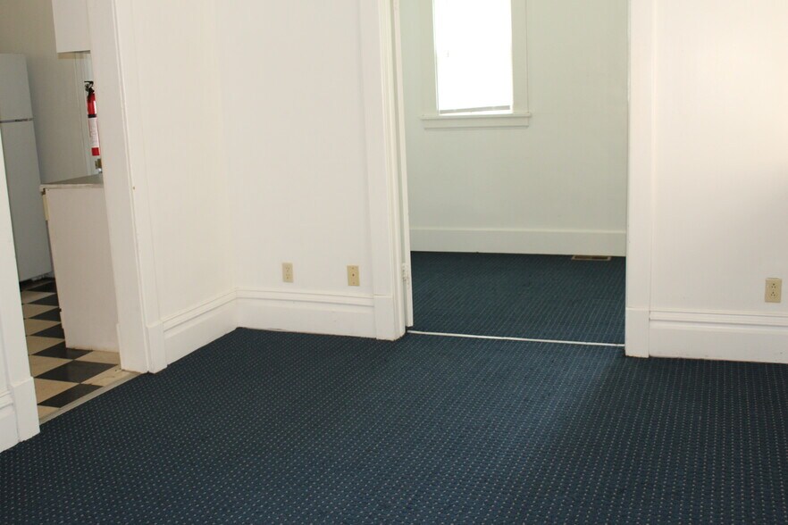 Building Photo - 514 Wheaton Ave