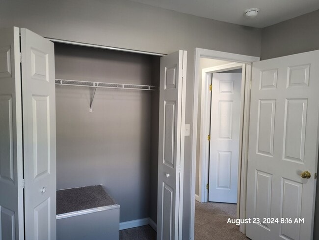 Building Photo - 3 Bedroom Townhouse For Rent in Waynesboro