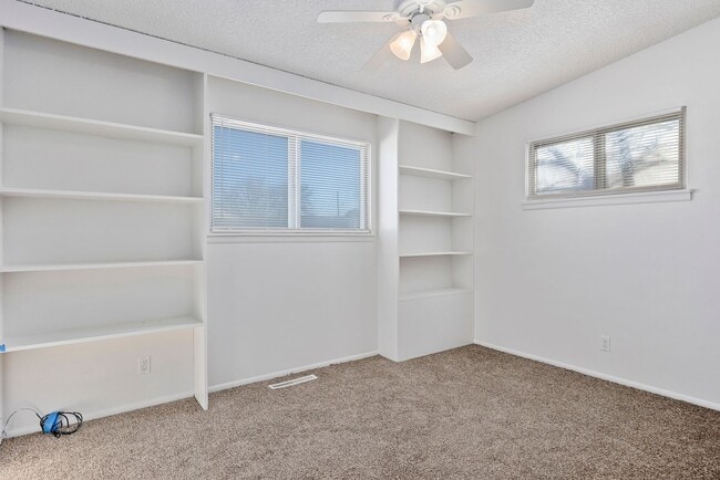 Building Photo - 1642 Bel-Air Cir