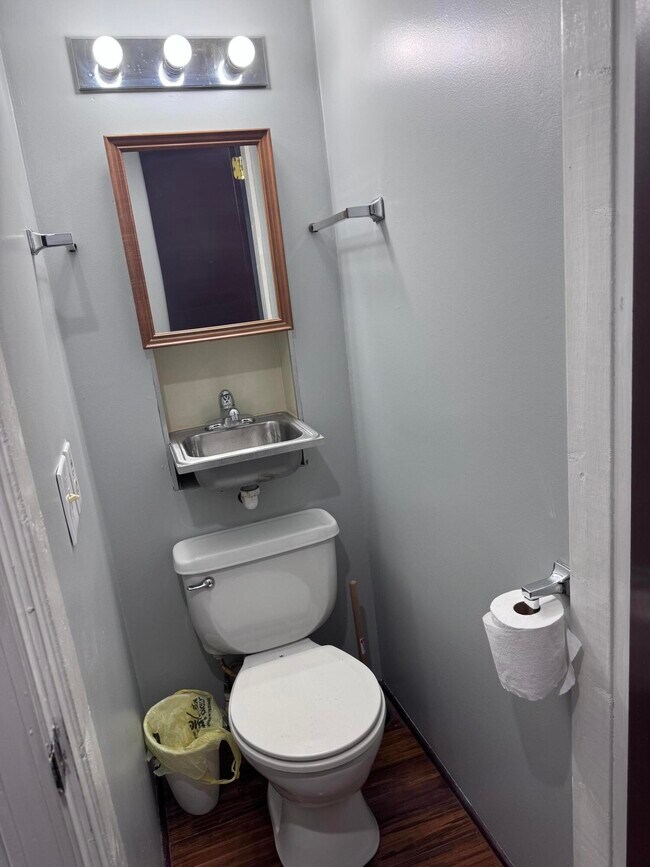 Building Photo - 4096 Simpson Ln
