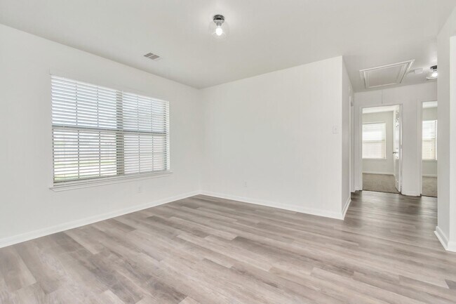 Building Photo - 7019 Parkford Meadow Dr