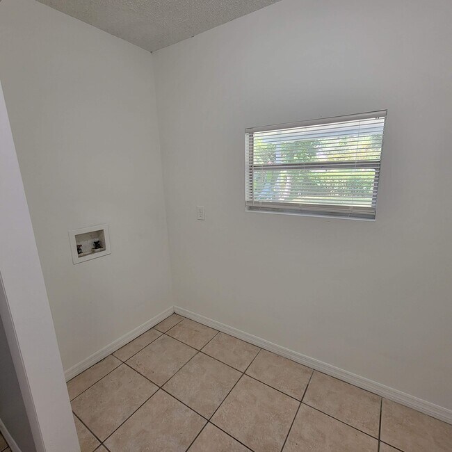 Building Photo - 434 Fordham Street