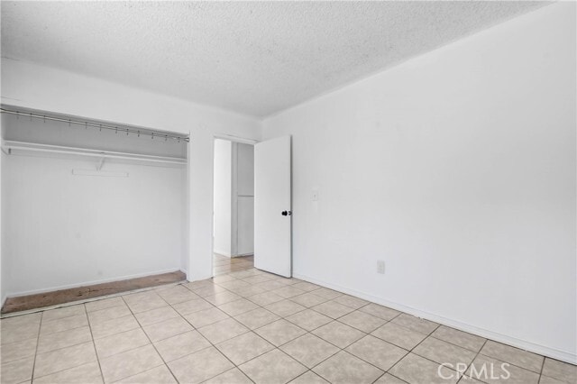 Building Photo - 4039 Lorraine Dr