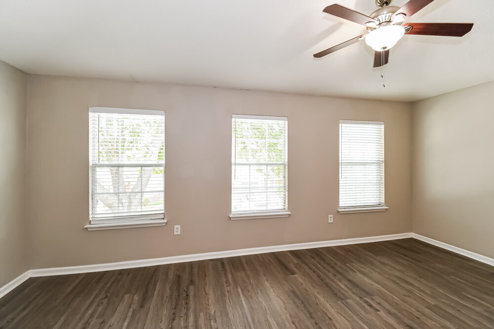 Building Photo - 5966 Pavilion Dr