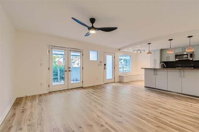 Building Photo - 41 Waller St