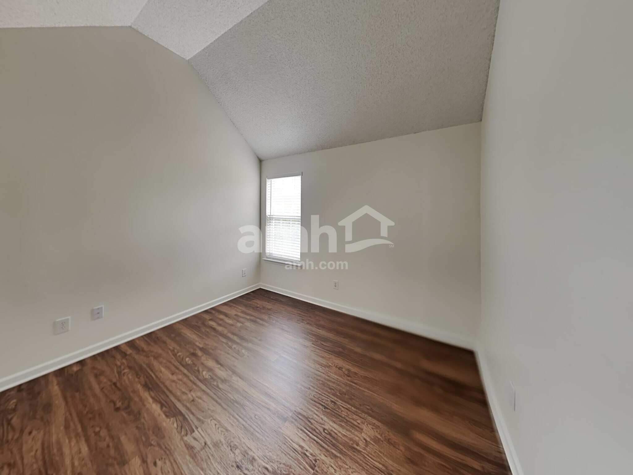 Building Photo - 500 Pawley Dr