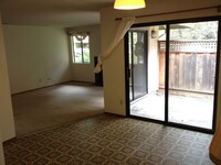 Building Photo - Close to bus or walk to UCSC!