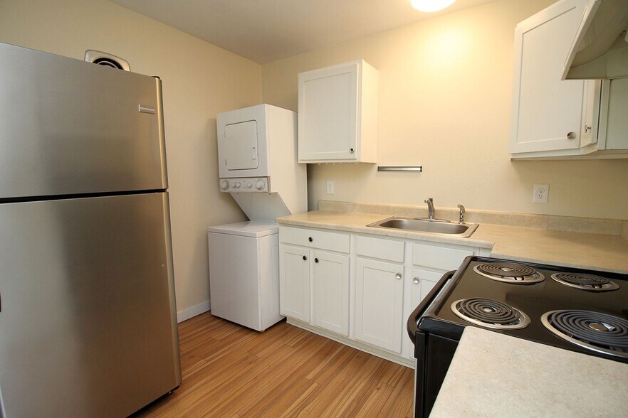 Building Photo - 706-706 N Watts St