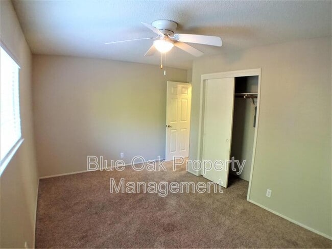 Building Photo - 346 Hickory St