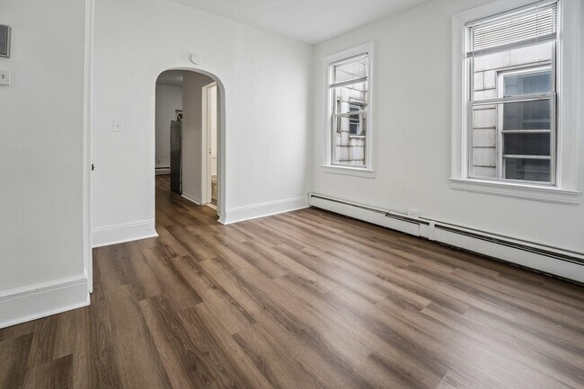 Building Photo - 154 W 29th St
