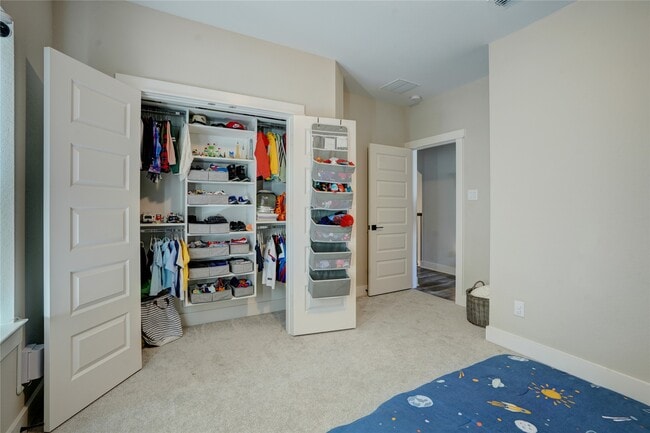 Building Photo - 3603 Kensington Gdns Ln