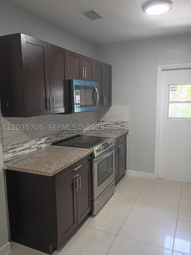 Building Photo - 1101 NW 55th St