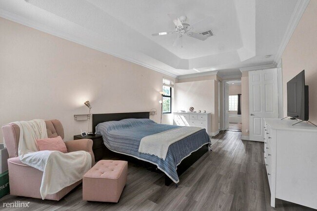 Building Photo - 4 br, 3 bath House - 5718 NW 50th Dr