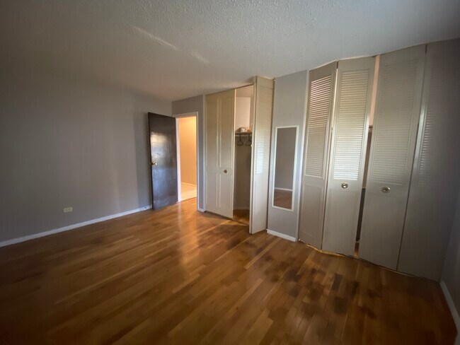 Building Photo - 8994 Kennedy Dr