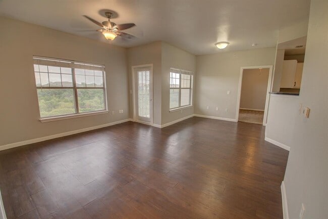 Building Photo - 2320 Gracy Farms Ln