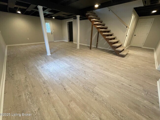 Building Photo - 7308 Buffington Ct