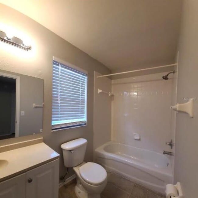 Building Photo - 1501 Rincon Dr