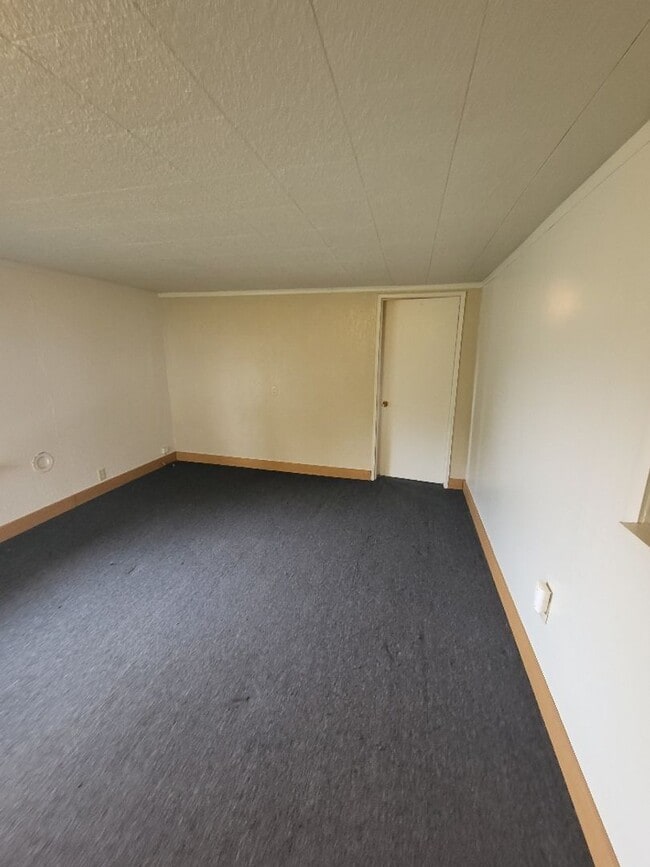 Building Photo - STATUS: *RENTED* | R36B | $925