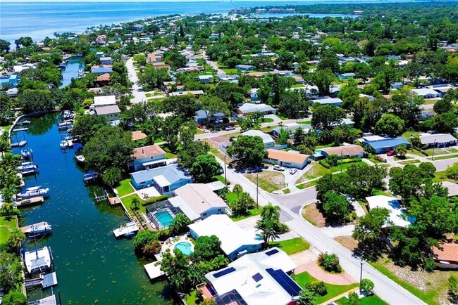 Building Photo - 3790 Beach Dr SE