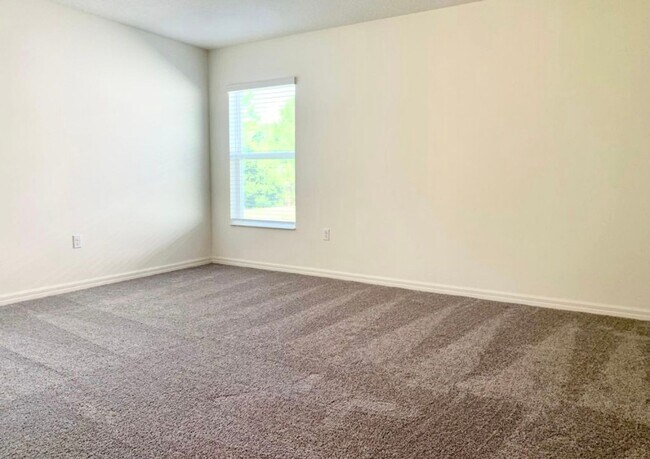 Building Photo - Beautiful 4 Bed 2 Bath Charmer For Rent!