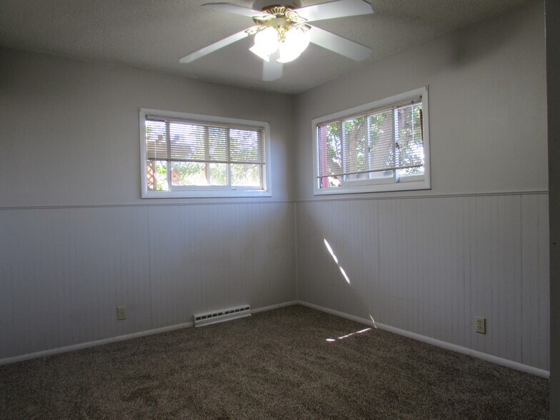 Building Photo - 2116 Bookcliff Ave