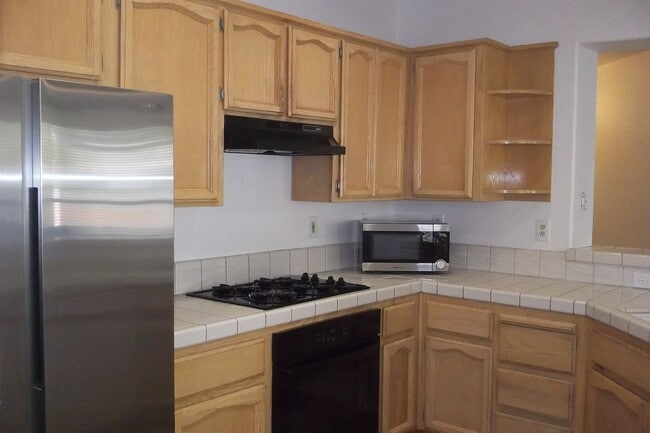 Building Photo - Solar electric home in the Laguna area of Elk Grove