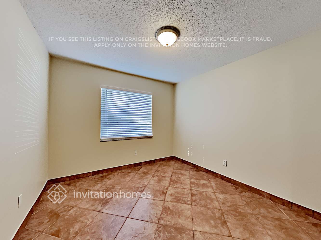 Building Photo - 1445 Guinevere Dr