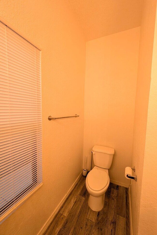 Building Photo - AVAILABLE NOW IN GREAT GILBERT LOCATION WITH NO HOA!!!