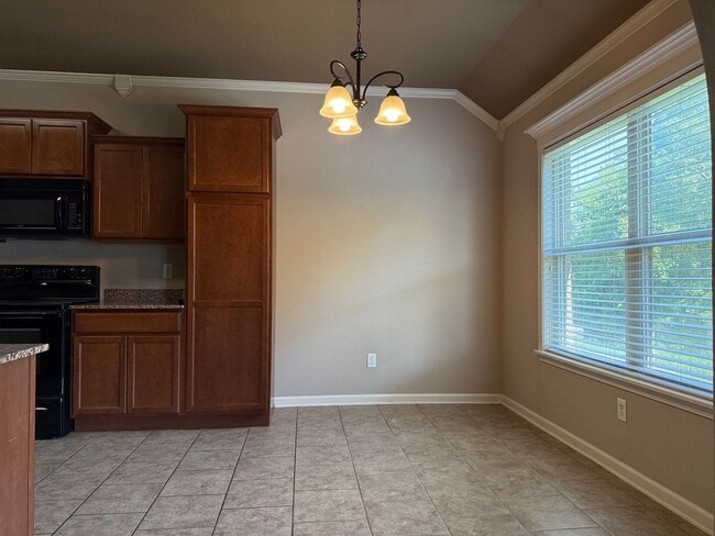 Building Photo - 15229 Skyline Dr