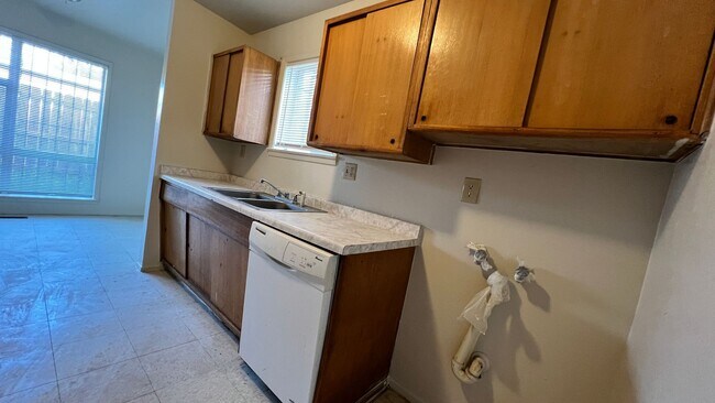 Building Photo - 5105 Danny Dr