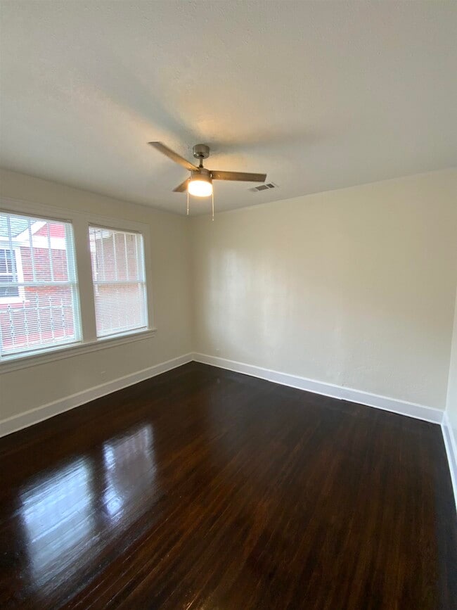 Building Photo - 920 N Auburndale St