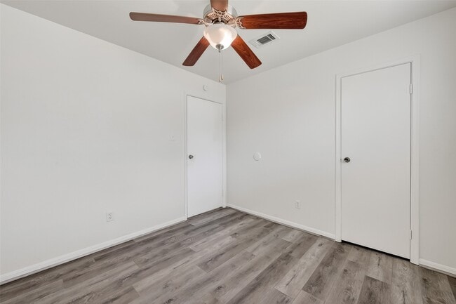 Building Photo - 2709 Lee Cir