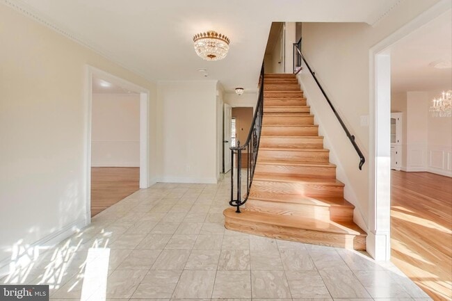 Building Photo - 4001 N Ridgeview Rd