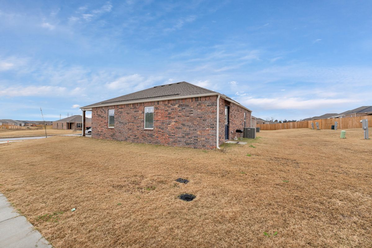Building Photo - 5528 Steamboat Ave
