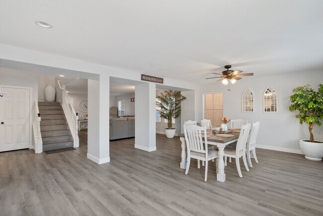Building Photo - 6924 Ghost Ranch Ave