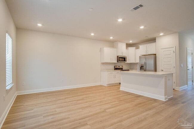 Building Photo - 2495 Cliff Hollow Cir