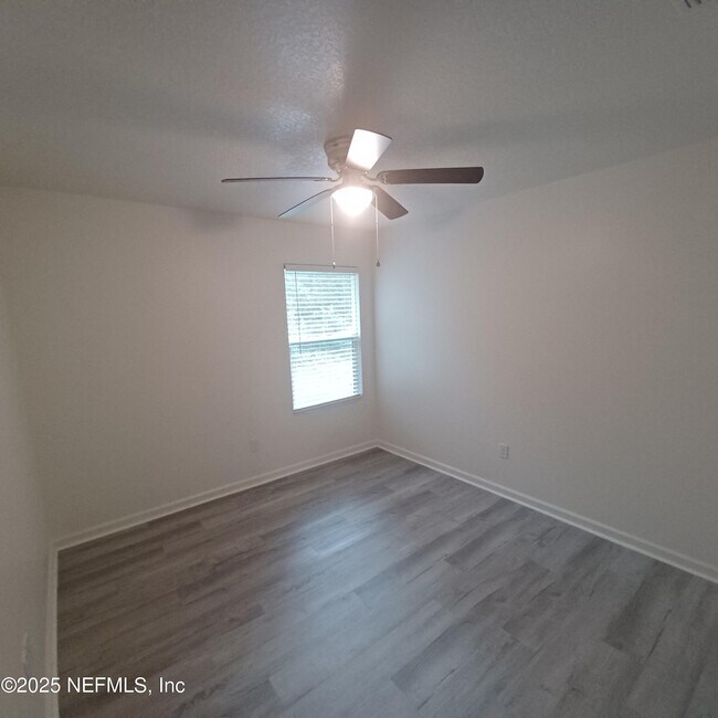 Building Photo - 4840 Kenneth St