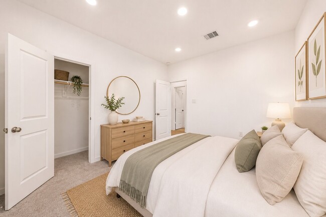 Building Photo - 27439 Sunterra Village Dr