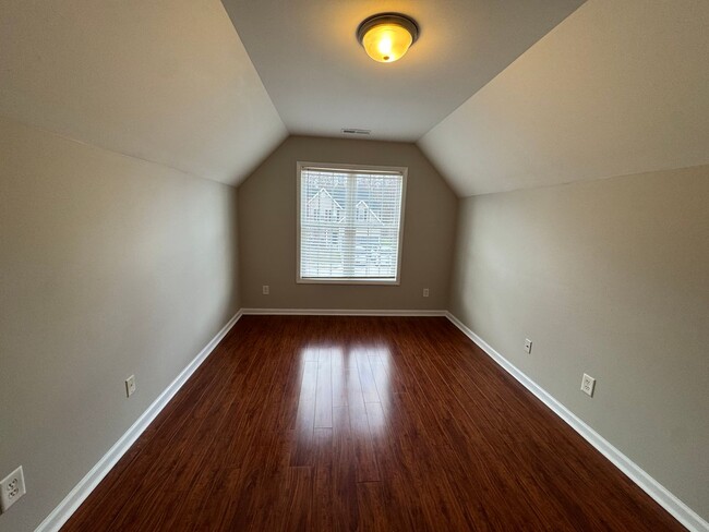 Building Photo - 4 Bedroom | 3 Bathroom Raleigh Home with F...