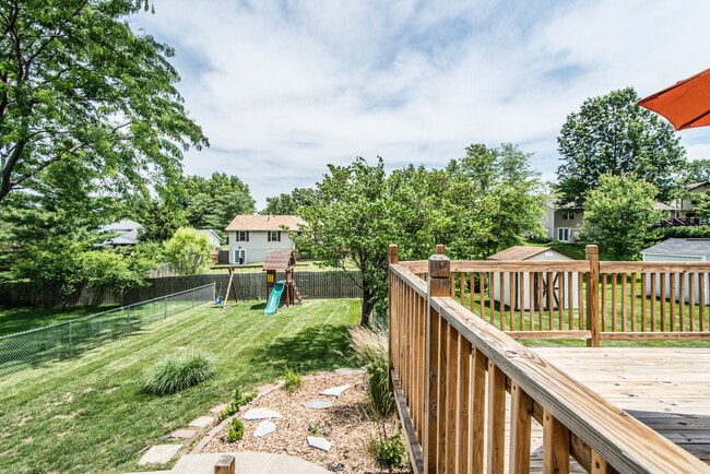 Building Photo - 1620 Dahlia Ct